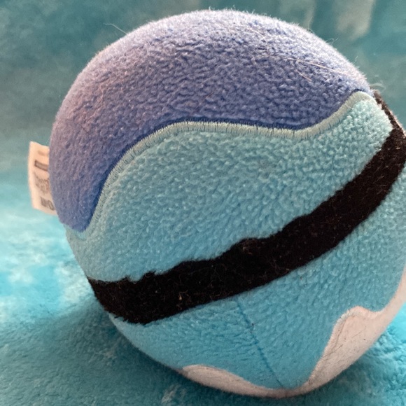 💕 Preloved Set Of 3 Pokémon Balls 🔴⚪️🔵 - Picture 9 of 16